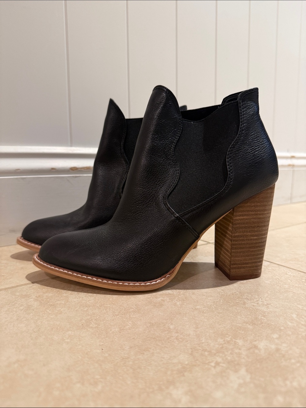 Chinese Laundry Black Leather Block Heel Ankle Booties Size 8